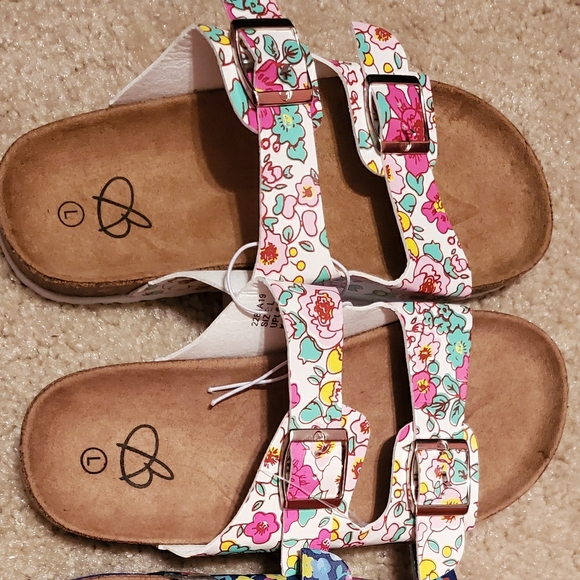Bobbie Brooks Other - Girls Bobbie Brooks sandals